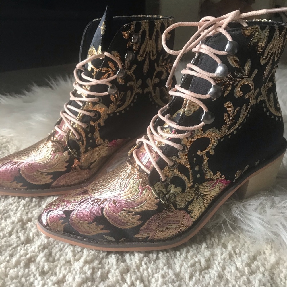 Embroidered Ankle Boots Size 37